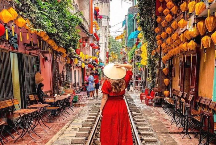 Booking Objects 18 Hanoi-Railway-Vietnam-