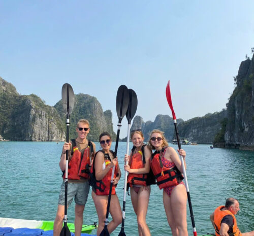 Halong Bucht Insel CatBa Kajakfahren in der HalongBucht Ubernachtung auf dem Boot 3