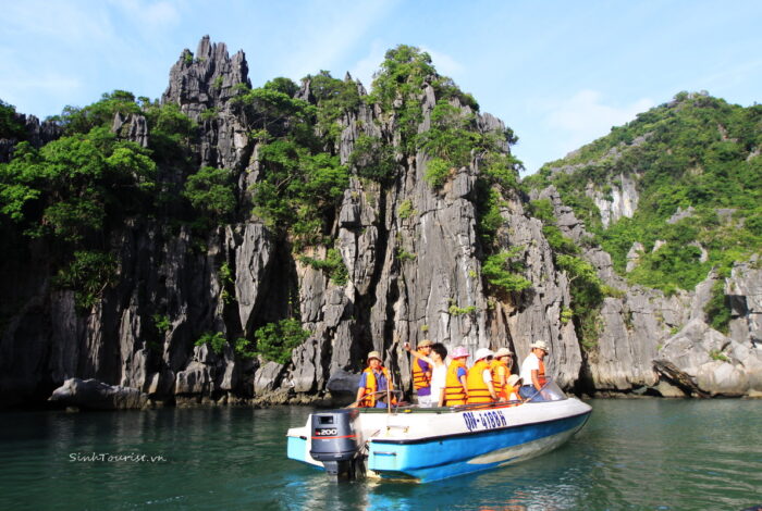HalongBay Vietnam facebook sinhtourist vietnam cano