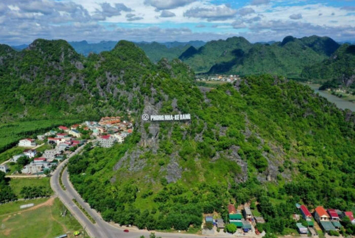 Phong Nha – Ke Bang Nationalpark: Das ultimative Naturwunder in Vietnam für einen Abenteuerurlaub 26 Toan canh phong nha nhin tu tren cao
