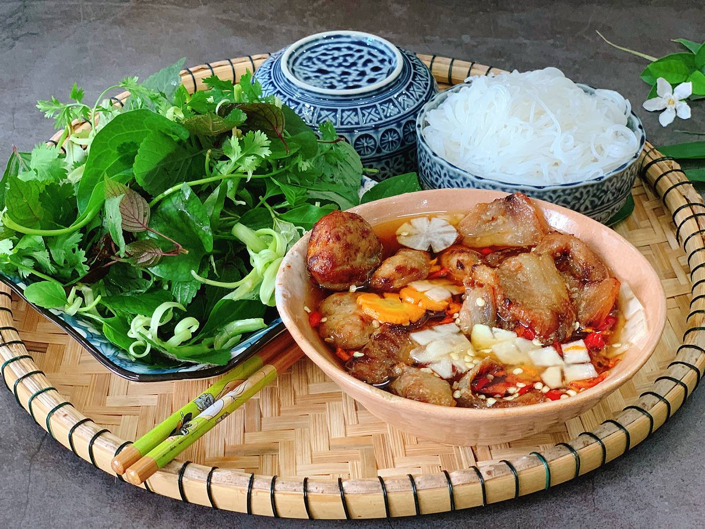 Hanoi – Tradition spüren, Kultur erleben 26 090724 bun cha ha noi buffet poseidon 1