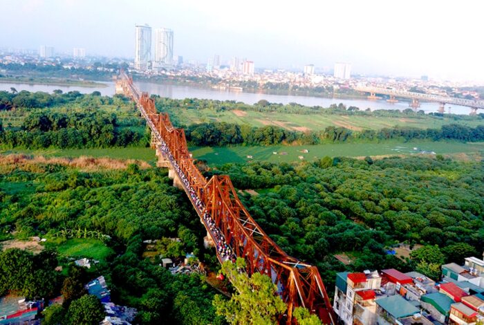 Entdecken Sie die beste Reisezeit für Hanoi 18 Long Bien Bridge Hanoi