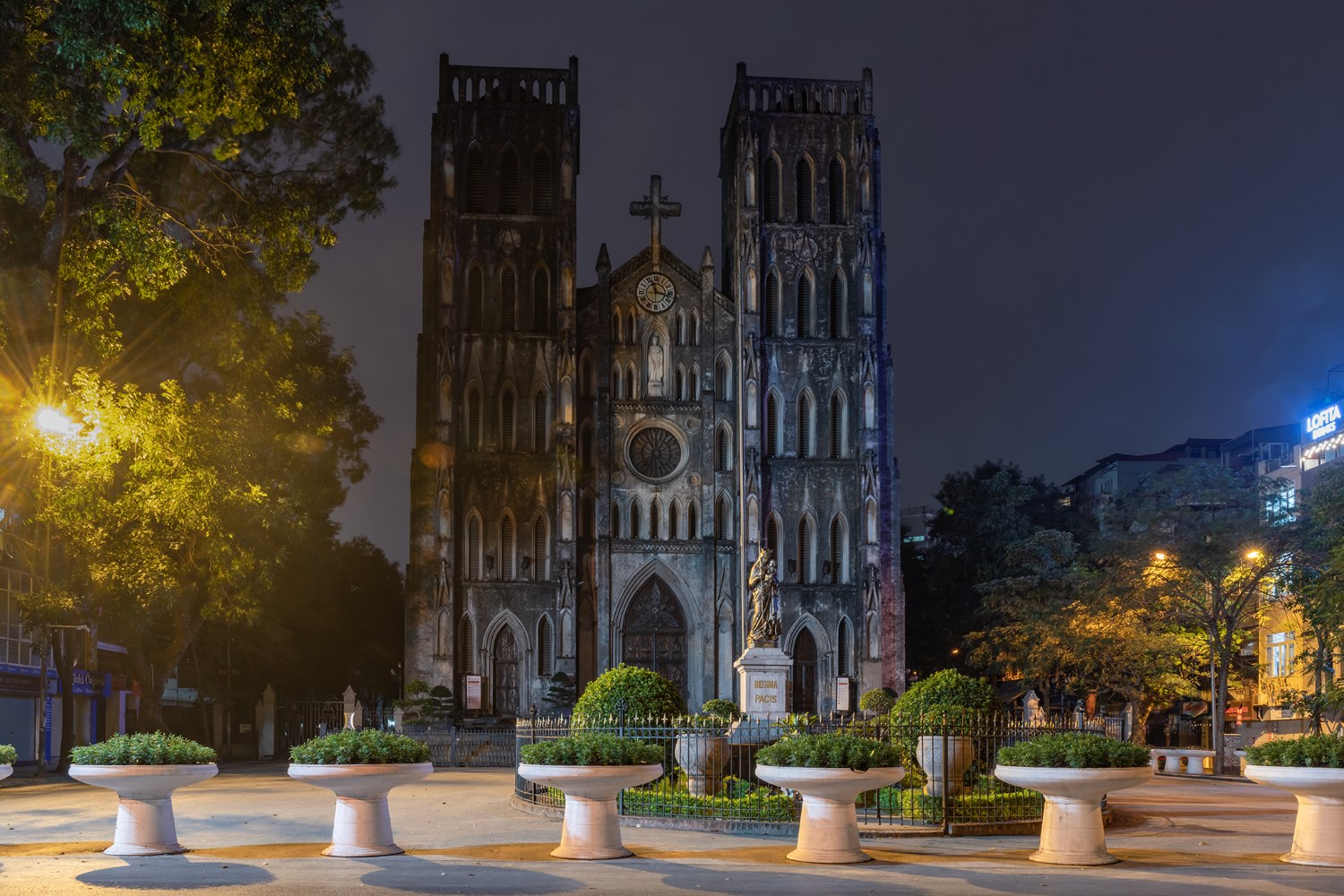 Die Geschichte und Schönheit der St. Joseph Kathedrale in Hanoi entdecken 18 St. Joseph Kathedrale3