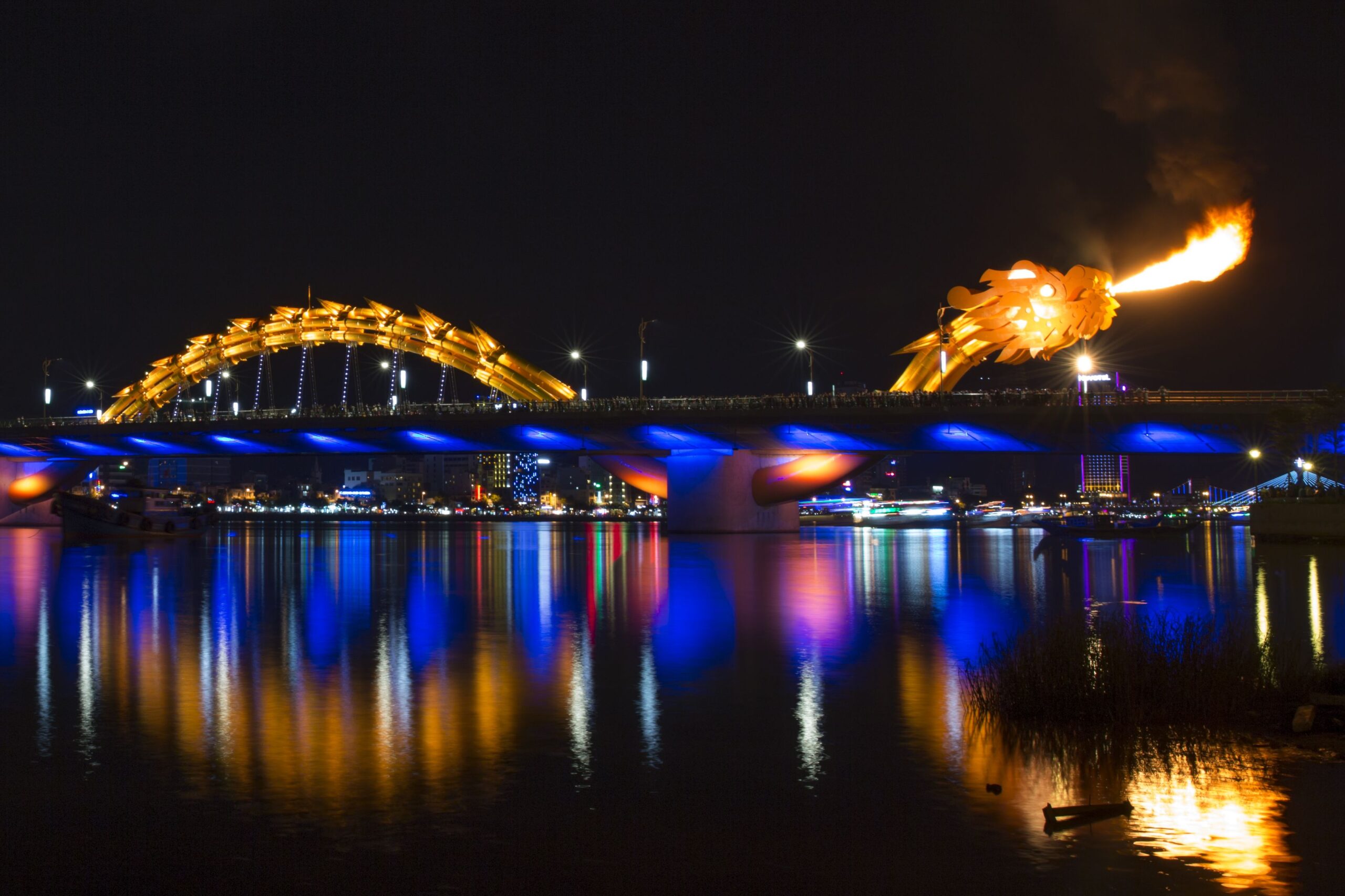 Vietnam im Fokus: Auf dem Weg zum Hotspot für Luxusreisen 20 dragon bridge scaled