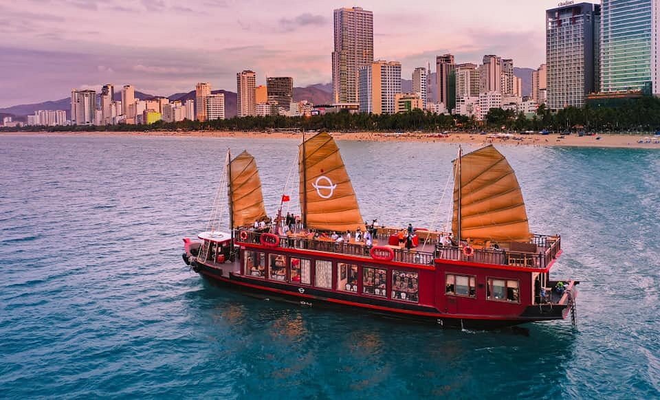 Emperor Cruises: TripAdvisor-Auszeichnung für Luxuskreuzfahrten in der Nha Trang Bucht 21 emperor cruises nha trang