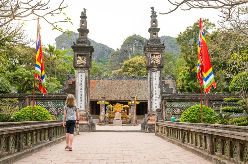 The Travel kürt Ninh Binh zum besten Reiseziel für Familienurlaube 2023 21 gia ve vao co do hoa lu
