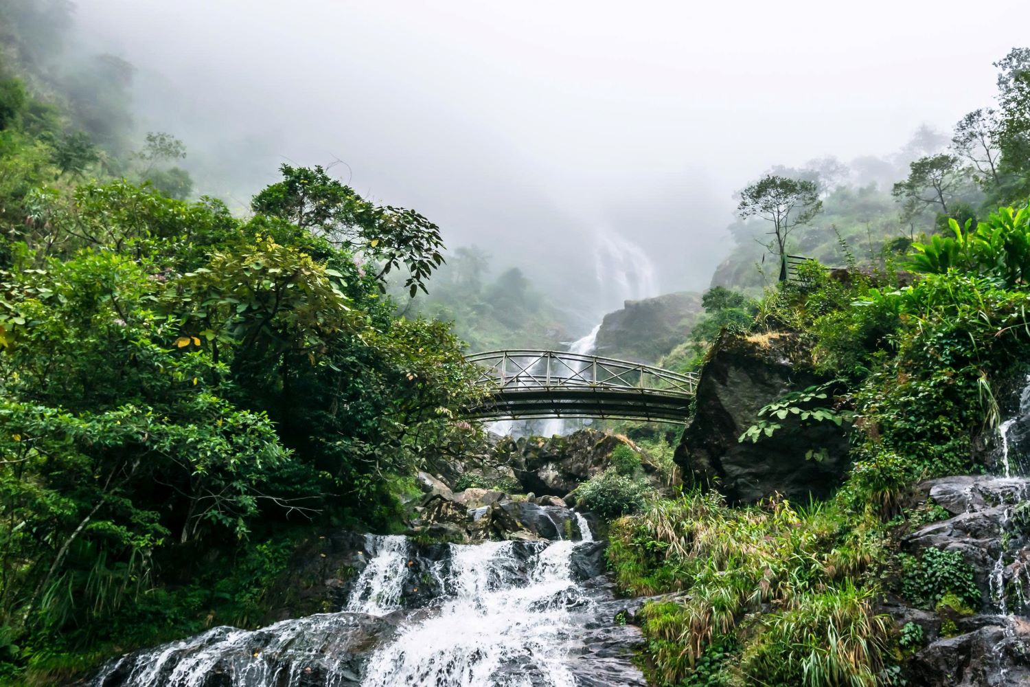 Thac Bac waterfall1