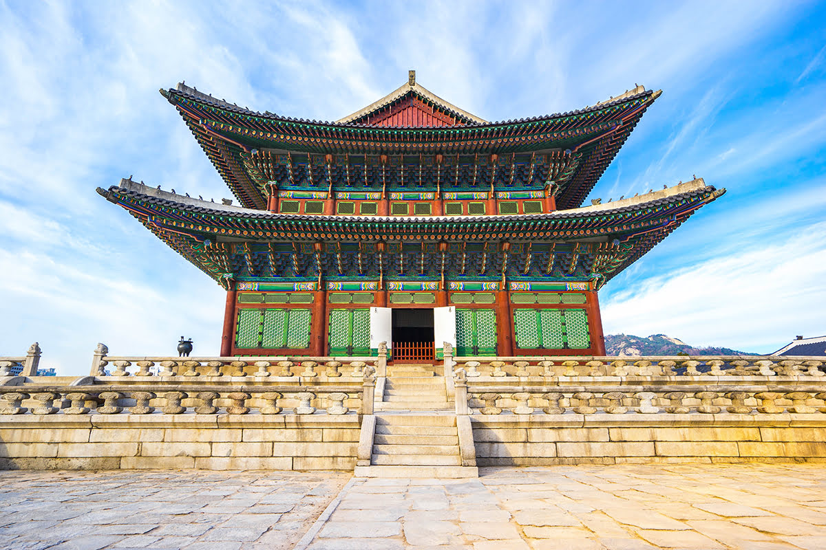 KOREA ENTDECKEN: VIER JAHRESZEITEN, LEBENDIGE KULTUR UND EINZIGARTIGE GESCHMACKSERLEBNISSE 19 Gyeongbokgung