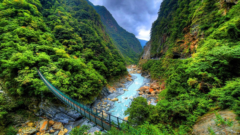TAIWAN ENTDECKEN: RUHIGE LANDSCHAFTEN, LEBENDIGE STÄDTE UND EINZIGARTIGE GESCHMACKSERLEBNISSE 21 Taroko