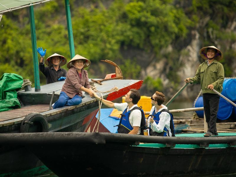 The Au Co Cruise - Premium Kreuzfahrt in Vietnam 13 Cua Van floating village 2