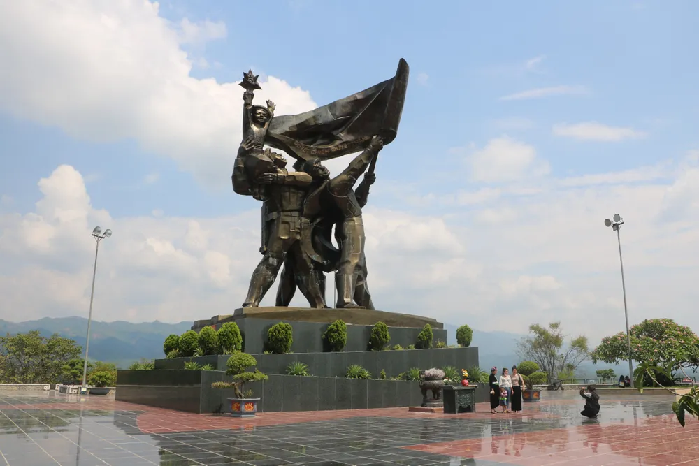 Dien Bien 17 Dai tuong niem Chien thang Dien Bien Phu tren doi D1