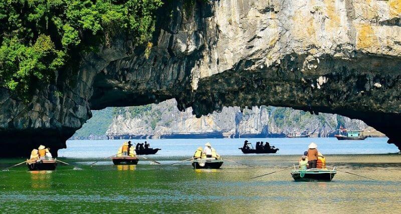 Halong Bay 19 Hang luon 1 1
