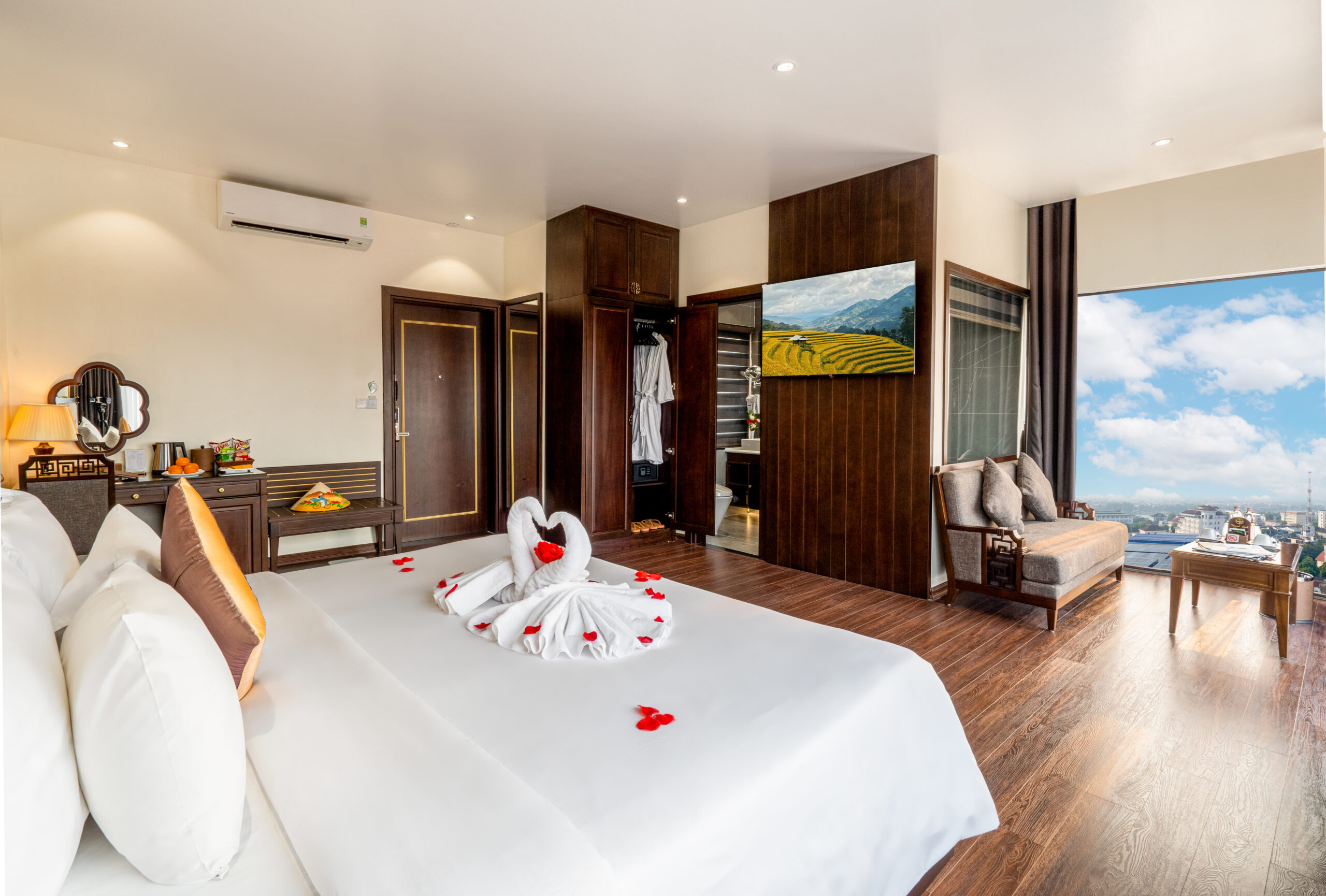 Thanh Lich Royal Boutique Hotel – Königlicher Komfort im Herzen von Huế 12 P5 3 3 scaled