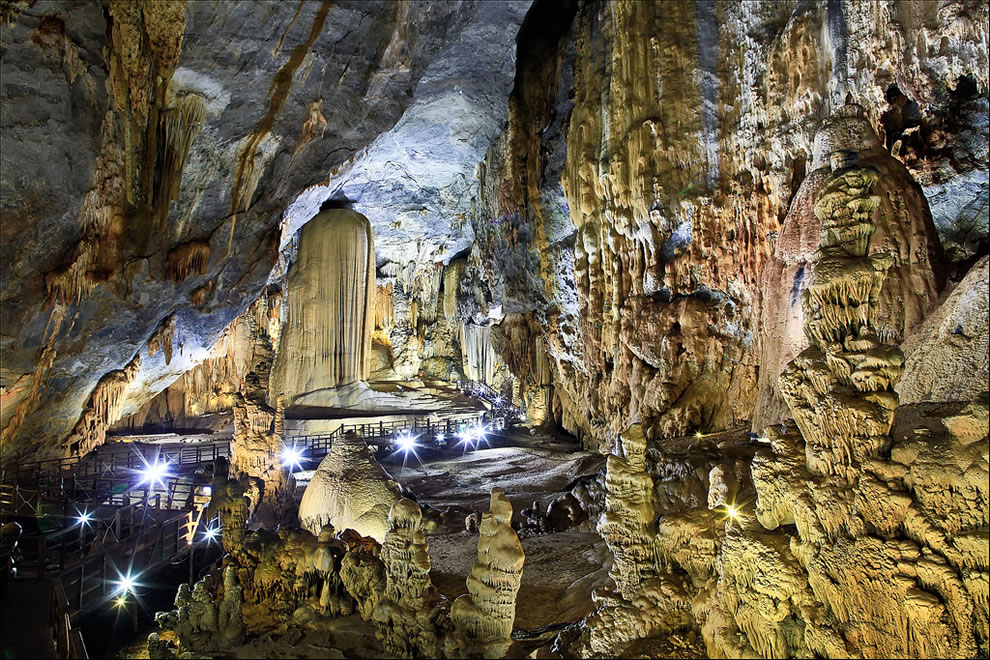 Quang Binh 18 Paradise Cave