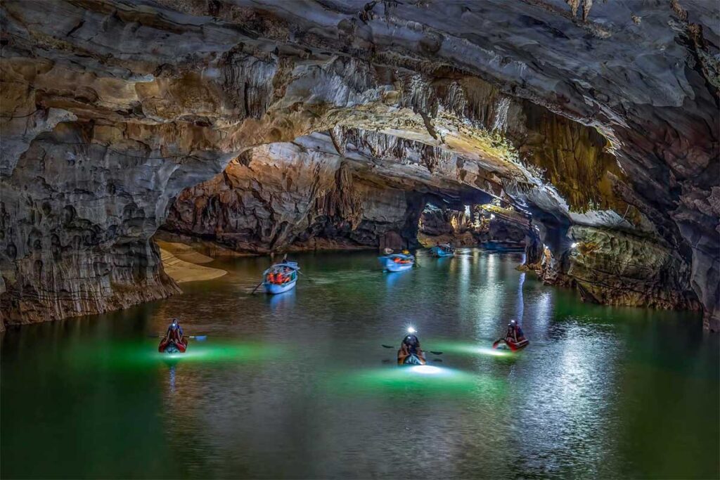 Quang Binh 19 phong nha hohle kajak fahren 1 1024x683 1
