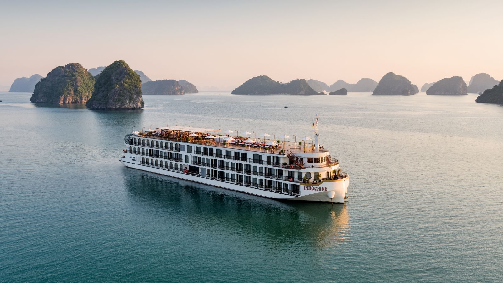 Indochina Sails – Zeitlose Eleganz auf einer unvergesslichen Kreuzfahrt durch die Halong-Bucht 12 1600x900 Du Thuyen Indochine Indochine Cruise Lan Ha Bay 41
