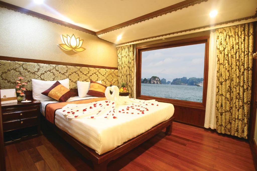 Oriental Sails Cruise – Traditionelle Dschunkenkreuzfahrt durch die faszinierende Halong-Bucht 12 205721796