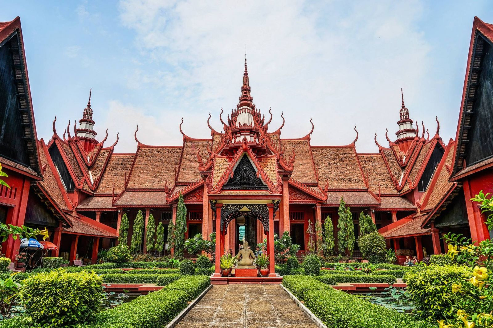 Phnom Penh 18 bao tang quoc gia phnompenh 2