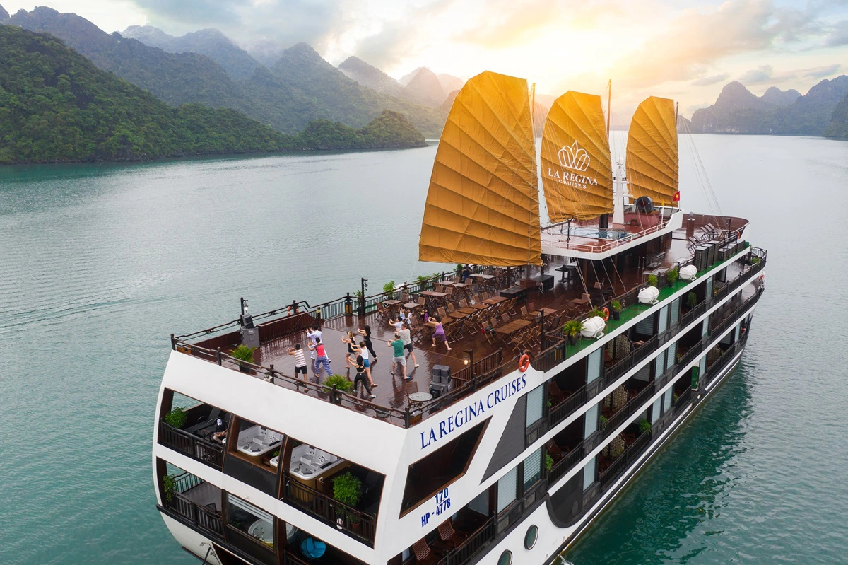 La Regina Royal Cruise – Elegante Kreuzfahrt durch die spektakuläre Halong- und Lan-Ha-Bucht 11 overview 03 1 521184e3 7ca6 4ff2 b2ad 31800b70f4c3 1
