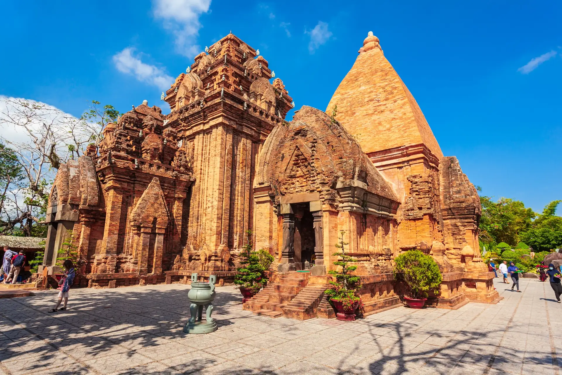 thap ba Ponagar 1